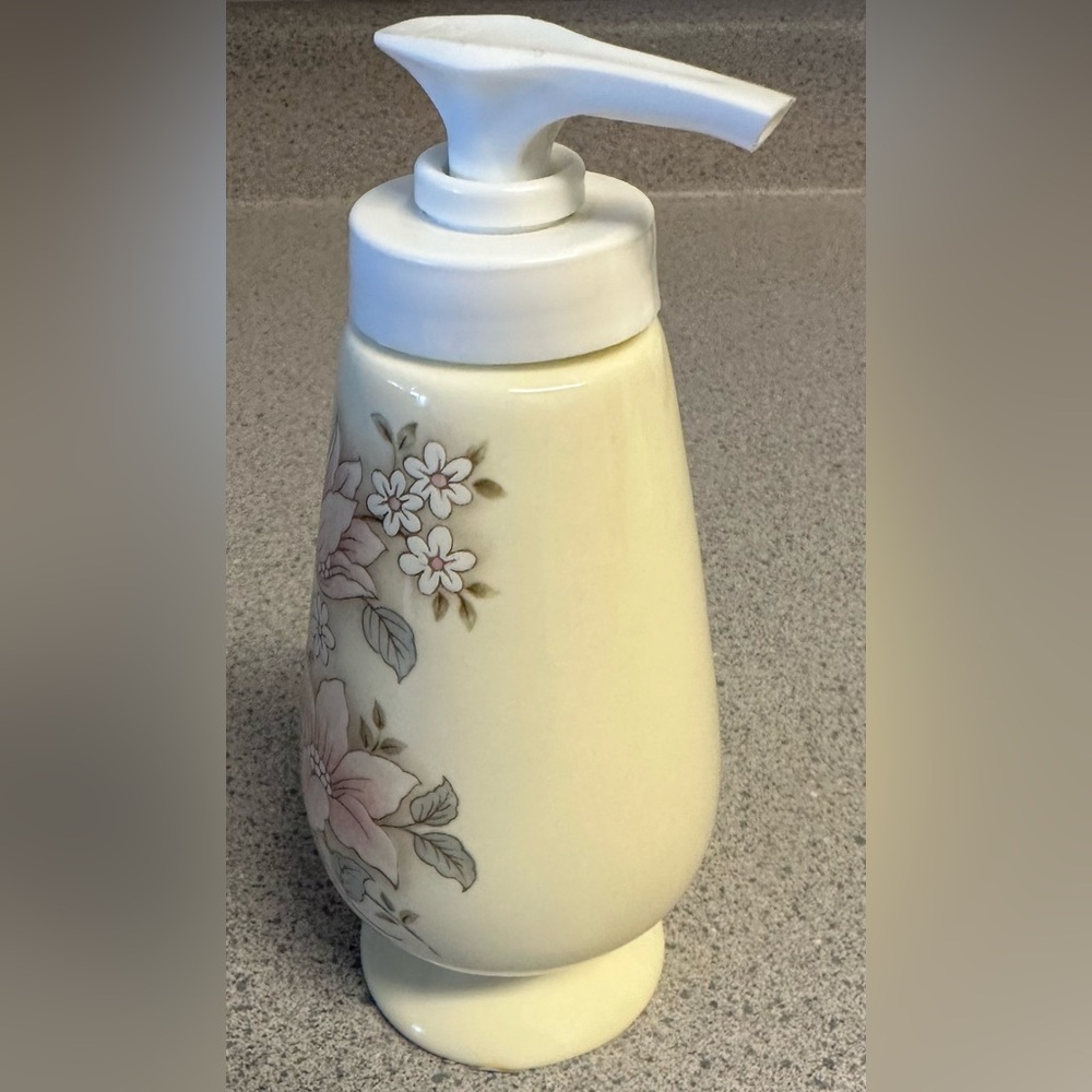 Floral Cream Bathroom Decor Set - Picture 7 of 14